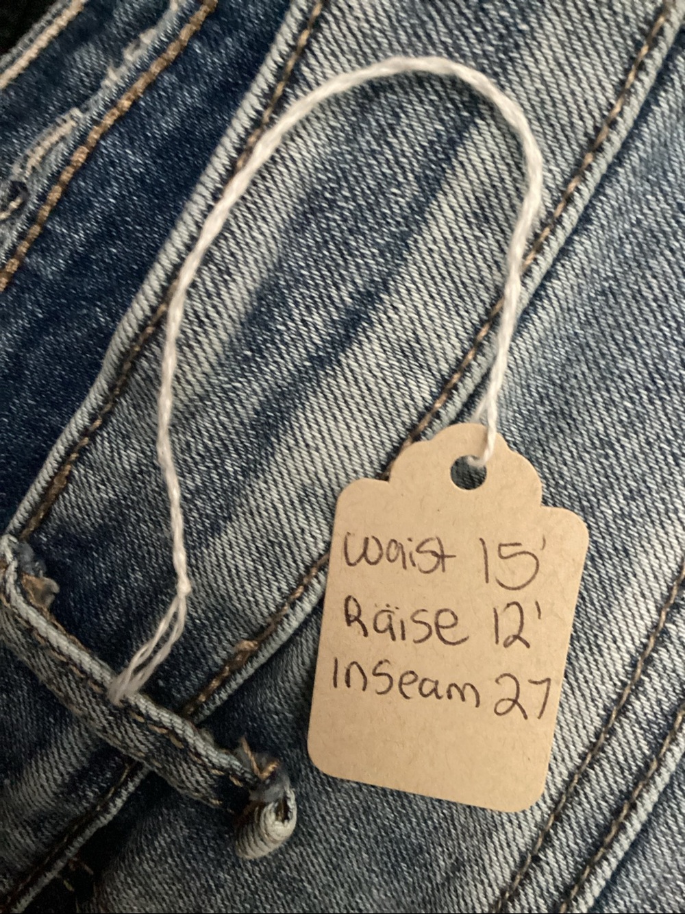 Frayed High Rise Women's Jeans - barrel leg Jeans - Picture 10 of 10